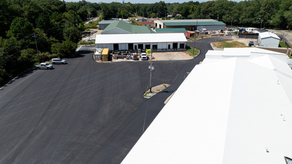 More Photos Of 5 Haynie St, Newnan Warehouse For Lease
