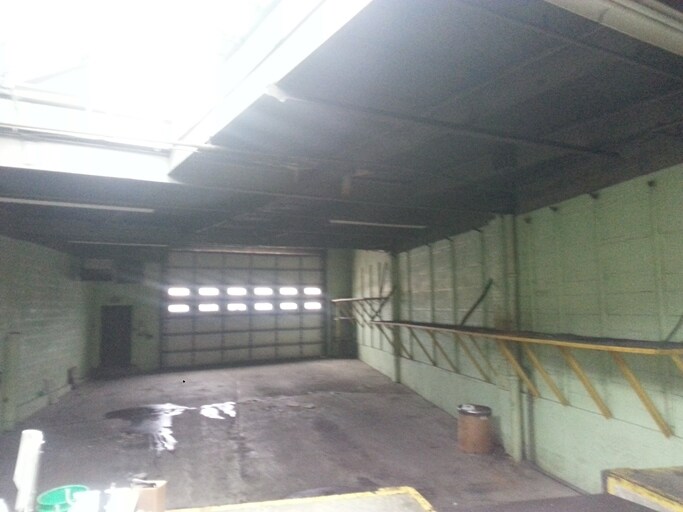 More Photos Of 3612-3618 N Kilbourn Ave, Chicago Manufacturing For Lease