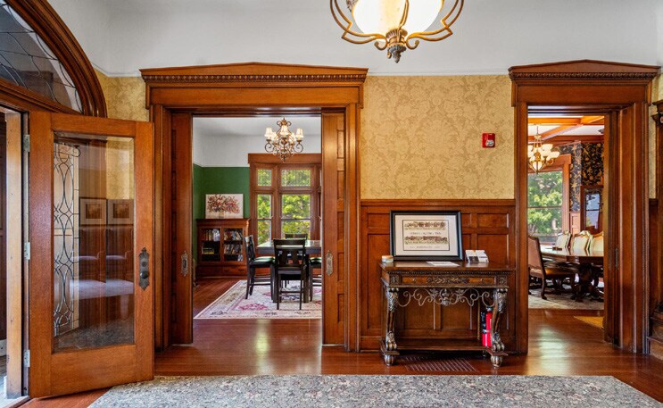 More Photos Of 401 Park Ave, Newport Office For Sale