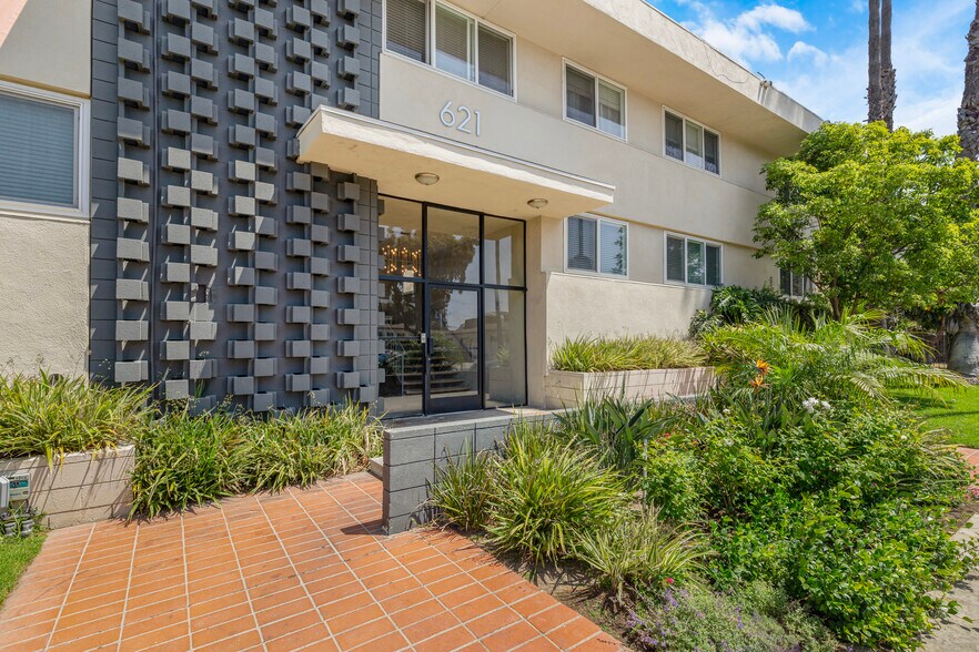 More Photos Of 621 E 99th St, Inglewood Apartments For Sale