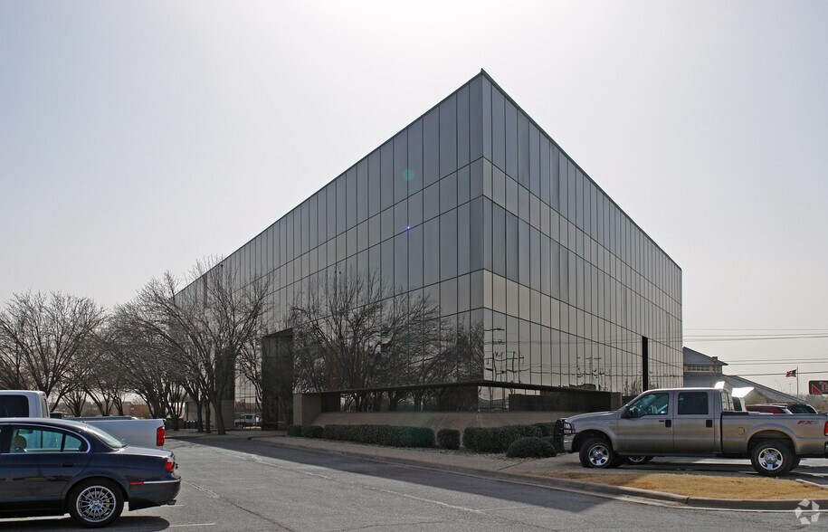 More Photos Of 1500 Industrial Blvd, Abilene Office For Lease