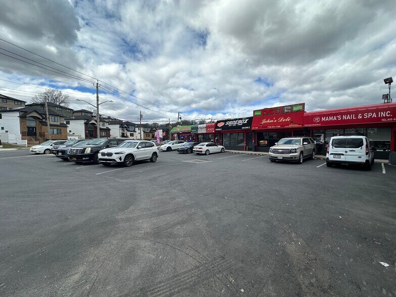 More Photos Of 1060 Richmond Rd, Staten Island Freestanding For Lease