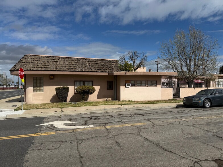 More Photos Of 3000-3012 Union Ave, Bakersfield Storefront For Sale