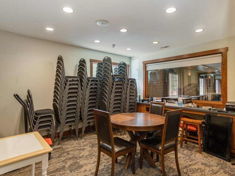 More Photos Of 8826 Boylston Hwy, Mills River Flex For Sale