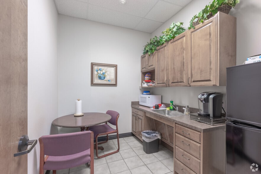 More Photos Of 3201 Cross Timbers Rd, Flower Mound Medical For Sale