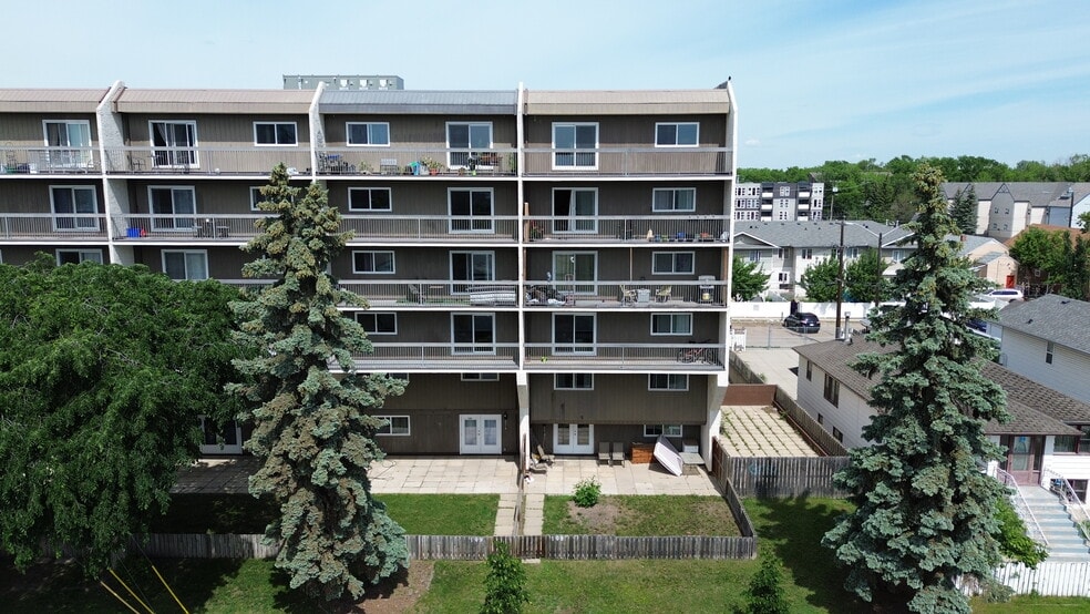 More Photos Of 9342 103rd Ave NW, Edmonton Apartments For Sale