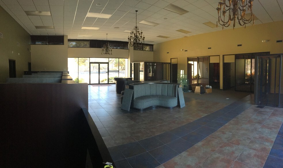 More Photos Of 655 N Jeff Davis Dr, Fayetteville Bank For Sale