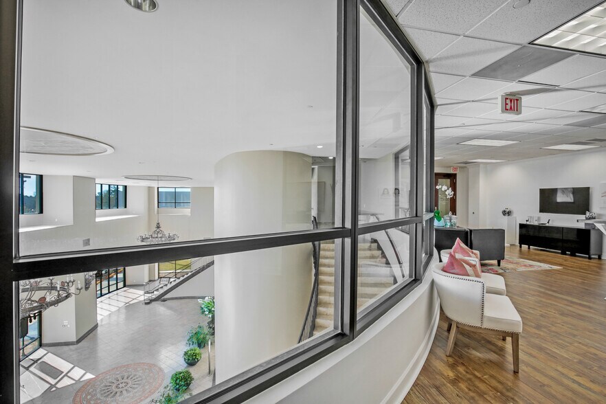 More Photos Of 19073 Interstate 45 S, Conroe General Retail For Lease