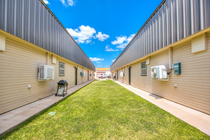 More Photos Of 350 W Avenue L, San Angelo Apartments For Sale