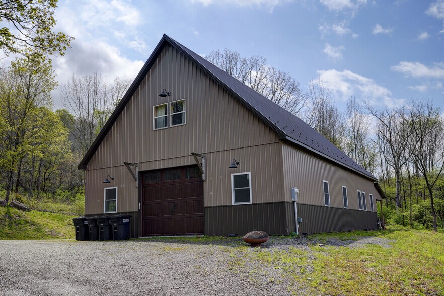 More Photos Of 5685 County Road 33, Canandaigua Specialty For Sale