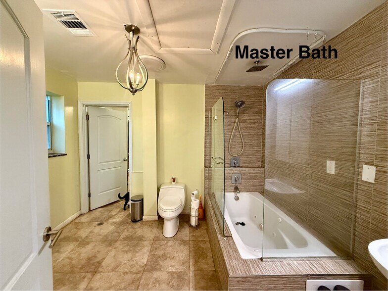 More Photos Of 4208-4220 NW 7th Ave, Miami Storefront For Sale