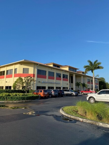 More Photos Of 3507 Lee Blvd, Lehigh Acres Loft Creative Space For Lease