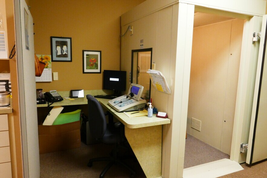 More Photos Of 142 Linden Dr, Winchester Office For Sale