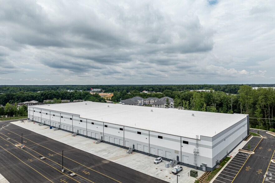 More Photos Of 10387 Lakeridge Pky, Ashland Distribution For Lease