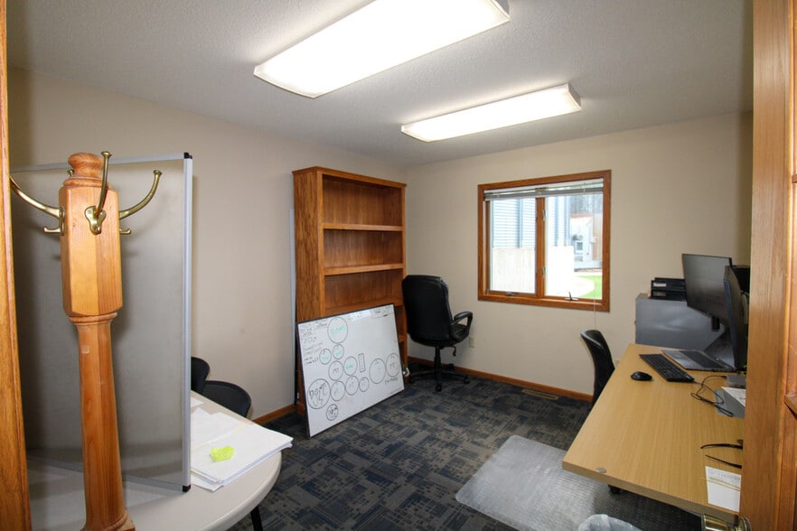 More Photos Of 135 E Front St, Claremont Specialty For Sale