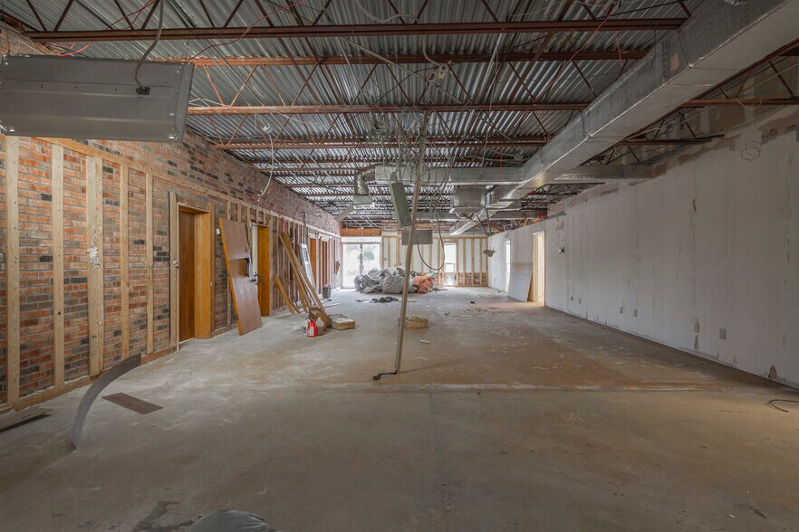 More Photos Of 1807 Tower Dr, Monroe Office For Sale