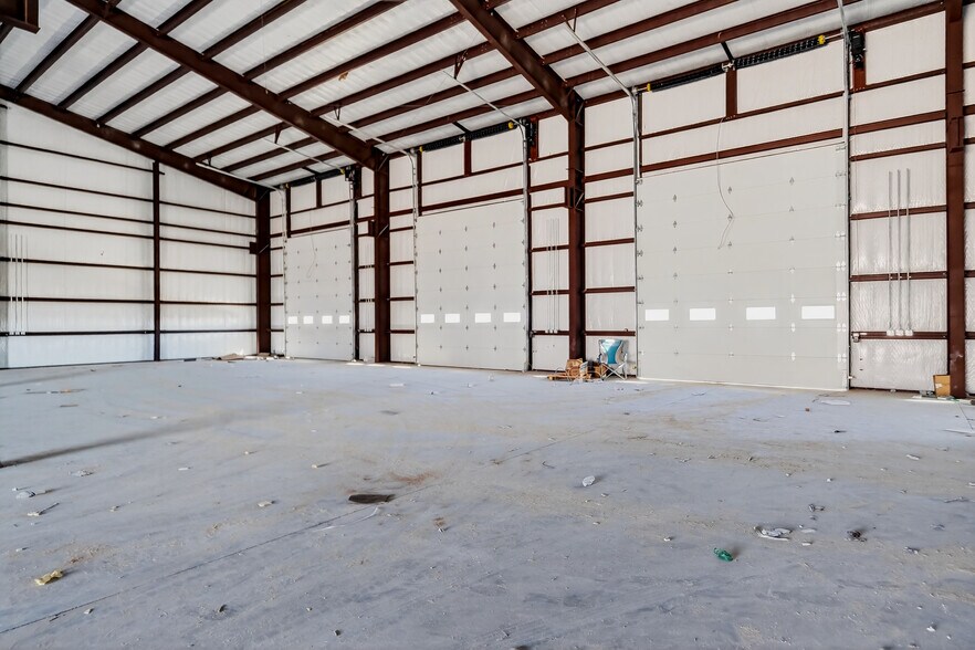 More Photos Of 16510 W Basin St, Odessa Warehouse For Lease