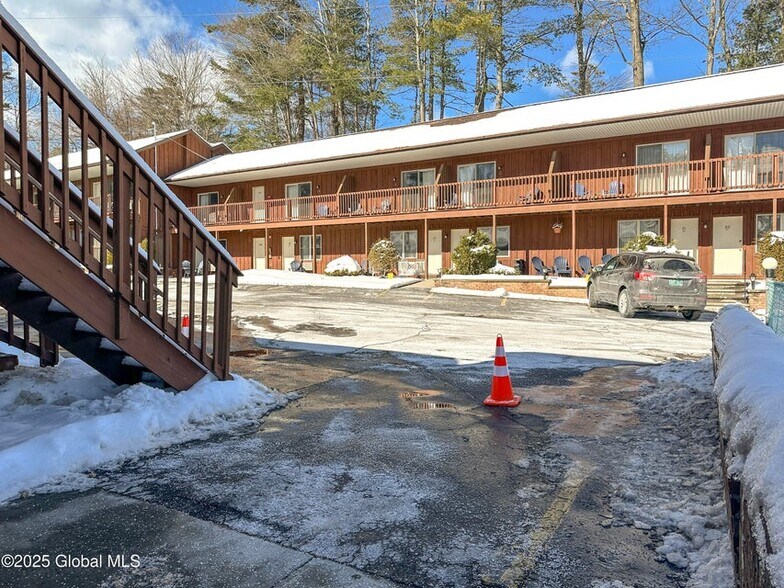 More Photos Of 1545 Us-9, Lake George Hospitality For Sale