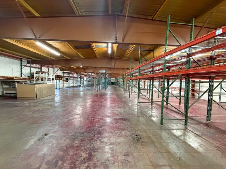 More Photos Of 1720 E 7th St, Odessa Industrial For Lease