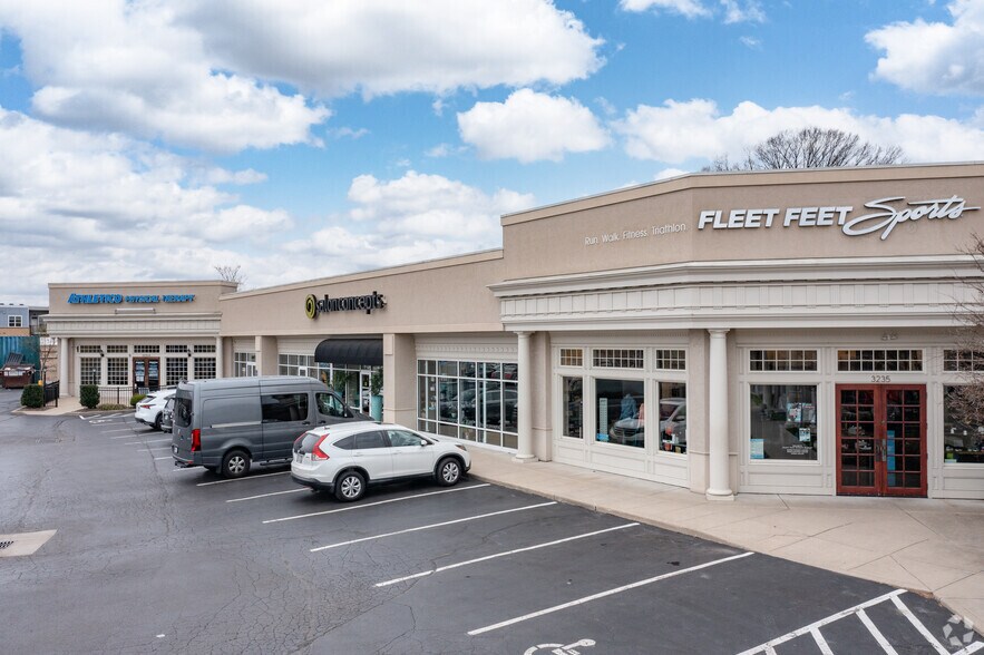 More Photos Of 3235 Madison Rd, Cincinnati Unknown For Lease