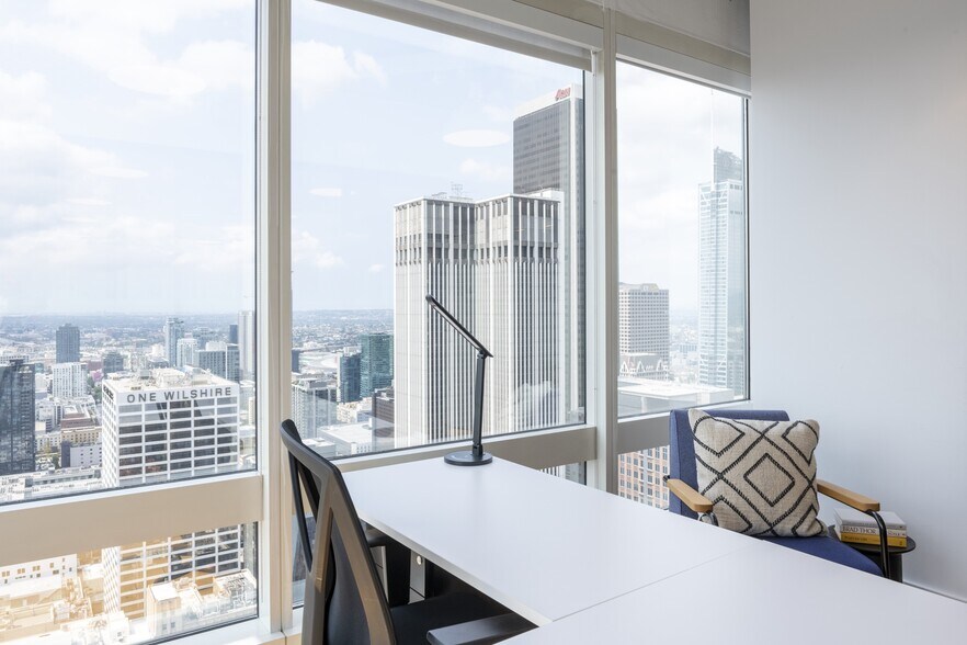 More Photos Of 555 W 5th St, Los Angeles Office For Lease
