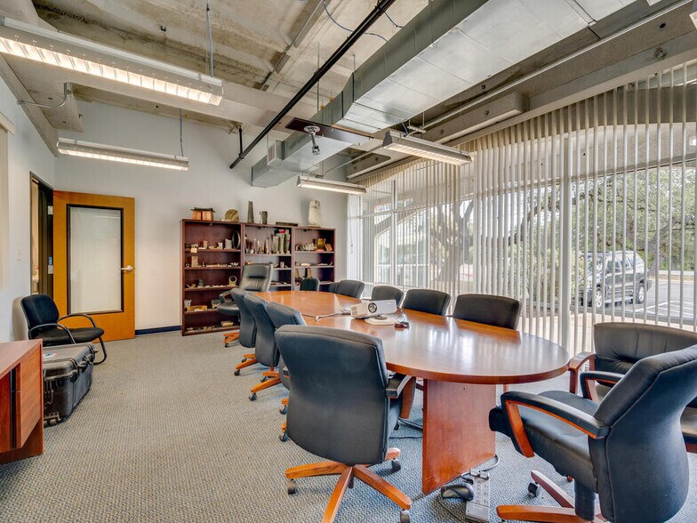 More Photos Of 1815 S Highway 183, Leander Office For Sale