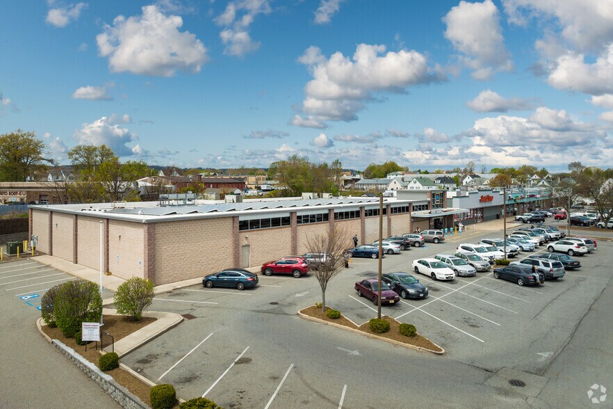 More Photos Of 90 Lakeview Ave, Clifton Unknown For Lease