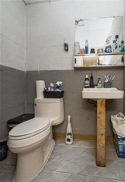 More Photos Of 839 S Front St, Allentown Warehouse For Sale