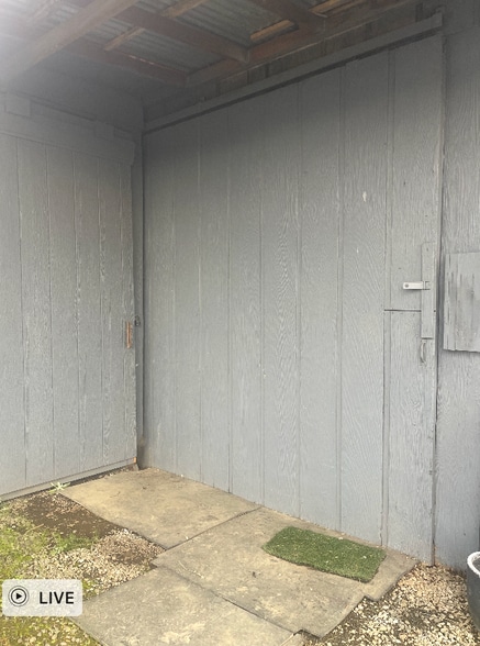 More Photos Of 5260 NW Highway 99, Corvallis Showroom For Lease