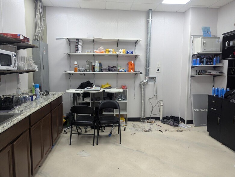 More Photos Of 16 N Greenbush Rd, Troy Freestanding For Lease