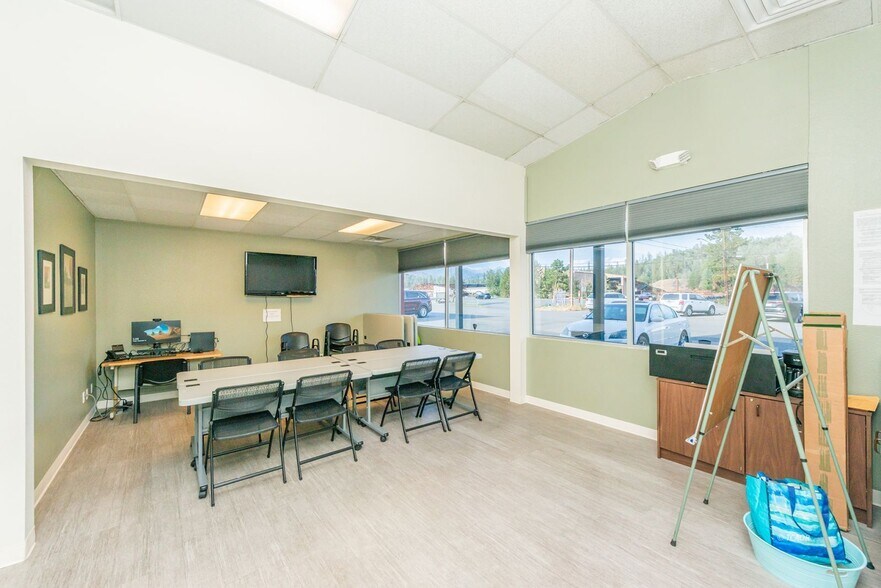 More Photos Of 1450 Main St, Weaverville Office For Sale