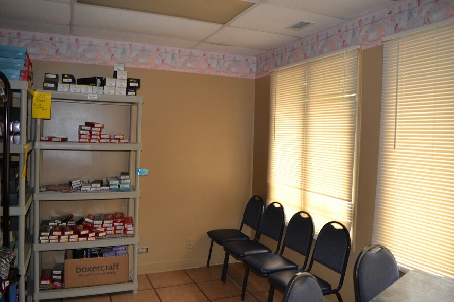 More Photos Of 301 W Railroad Ave, Bartlett General Retail For Sale