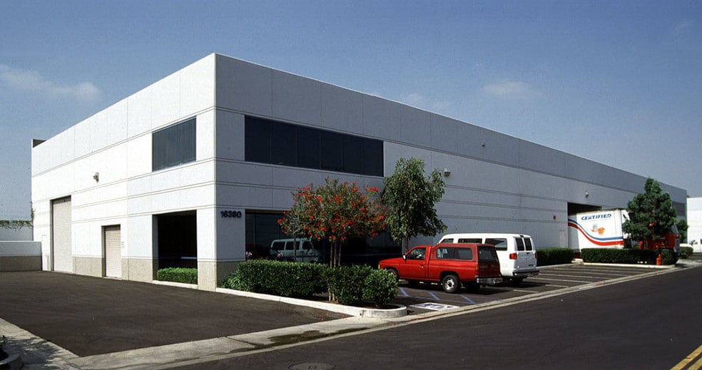 Primary Photo Of 16386 Downey St, Paramount Warehouse For Lease