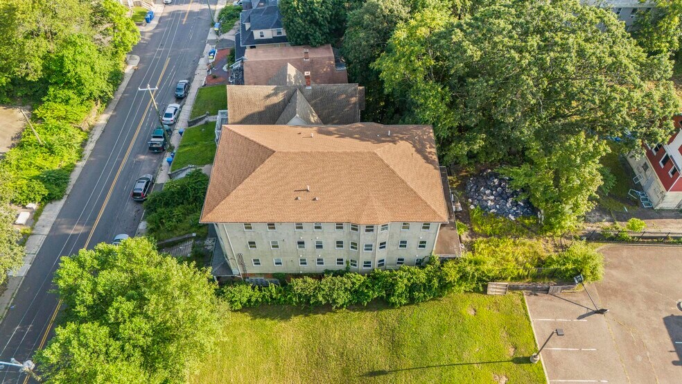 More Photos Of 365 Willow St, Waterbury Apartments For Sale