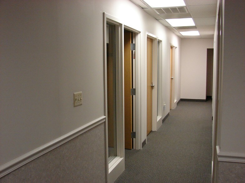 More Photos Of 401 Post Office Rd, Waldorf Office For Lease