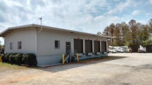 More Photos Of 866 Davis Dr Se, Conyers Truck Terminal For Lease