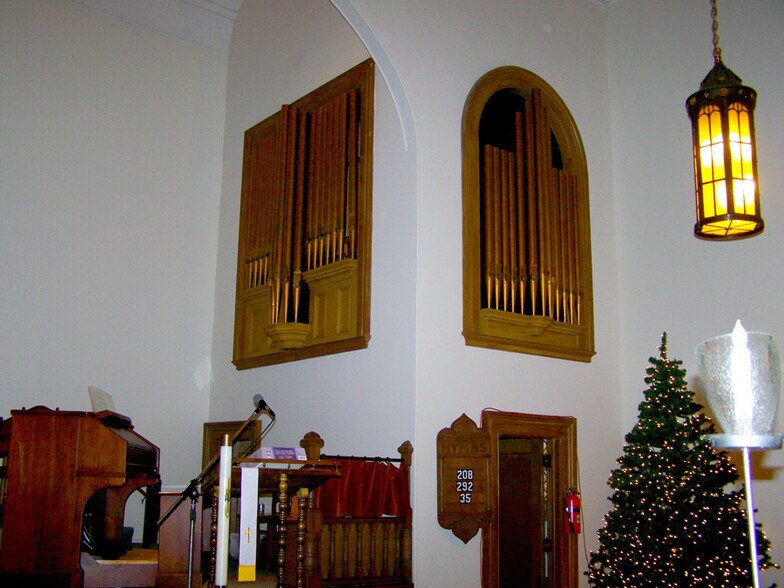 More Photos Of 27 Church St, Pulaski Religious Facility For Sale