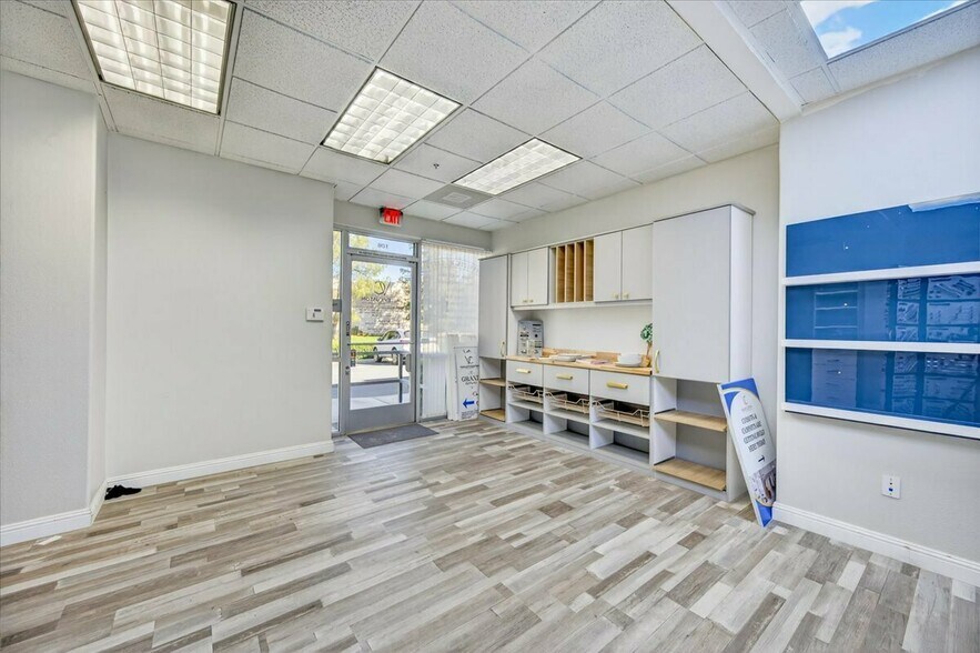 More Photos Of 2695 N Fowler Ave, Fresno Light Distribution For Lease