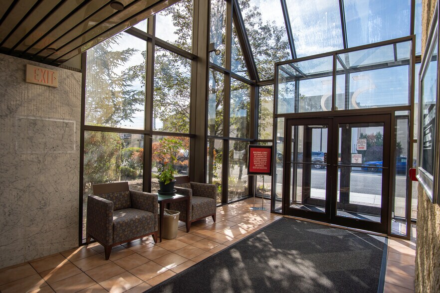 More Photos Of 55 Maple Ave, Rockville Centre Medical For Lease