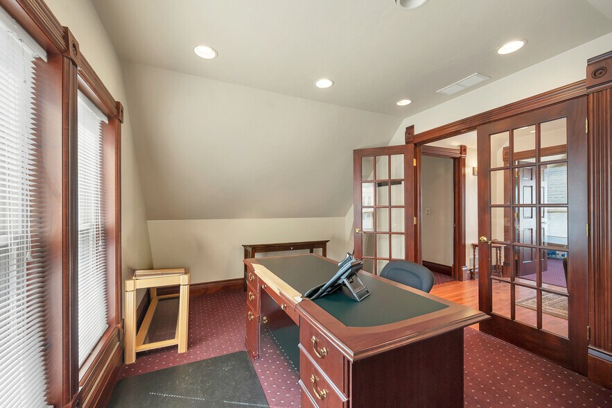 More Photos Of 125 S Quincy St, Green Bay Office For Sale