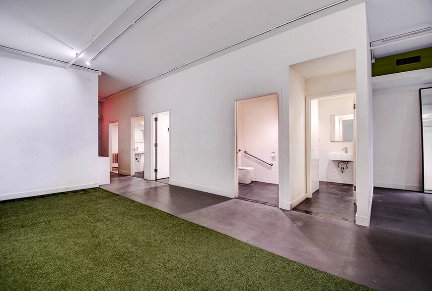 More Photos Of 6 Saint Marks Pl, New York Storefront For Sale