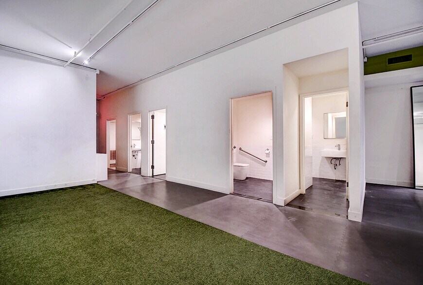 More Photos Of 6 Saint Marks Pl, New York Storefront For Lease