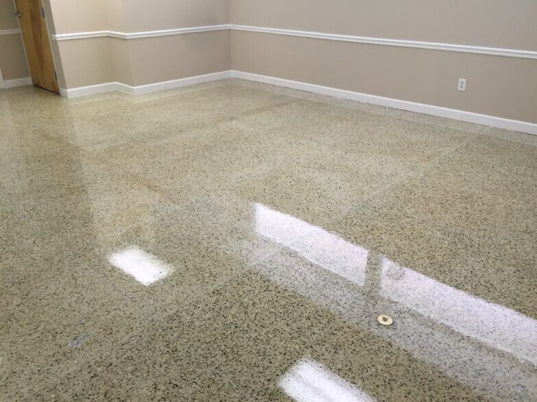 More Photos Of 1500 Garner Rd, Raleigh Office Residential For Lease