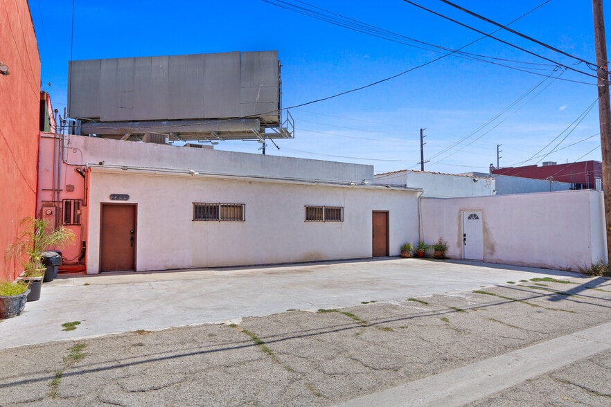 More Photos Of 2855 S Robertson Blvd, Los Angeles Storefront Retail Office For Sale