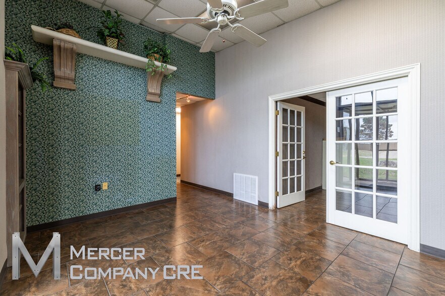 More Photos Of 813 SE 84th St, Oklahoma City Manufacturing For Sale