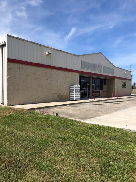 More Photos Of 122 Highway 398, Labadieville Freestanding For Sale