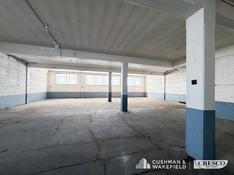 More Photos Of 4180 Lorain Ave, Cleveland Warehouse For Lease