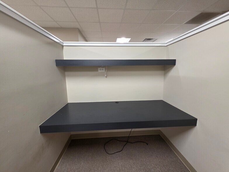 More Photos Of 93 Vickers Rd, Waycross Medical For Lease