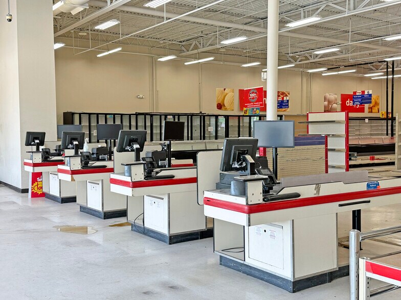 More Photos Of 20 Concourse West, Waterville Unknown For Lease