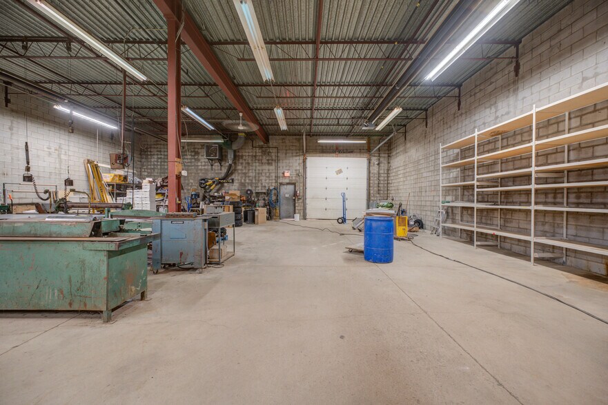 More Photos Of 114 Easton Rd, Brantford Industrial For Sale